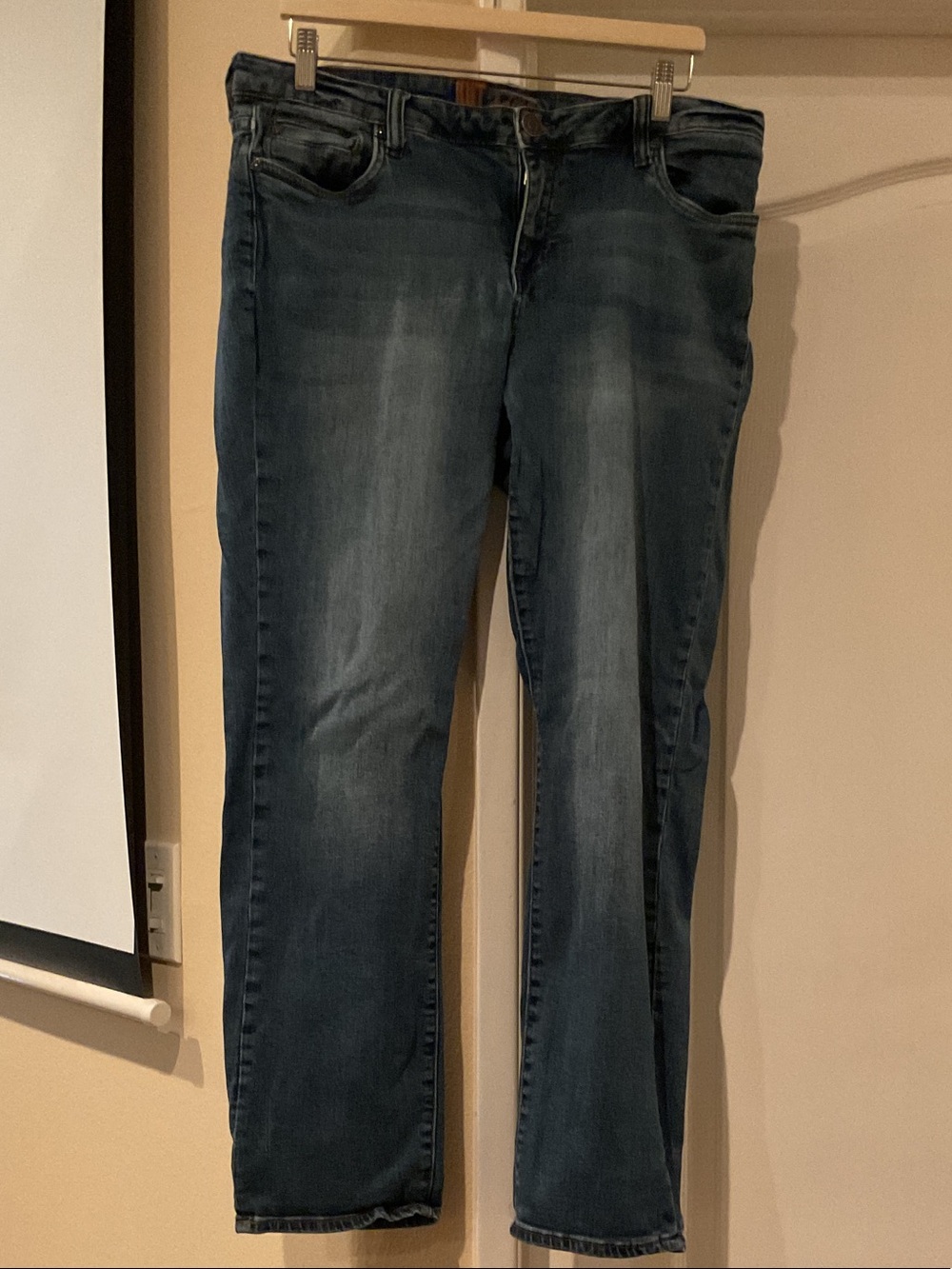 Kut from the Kloth Women's Straight-Leg Jeans in Dark Blue Wash size 14